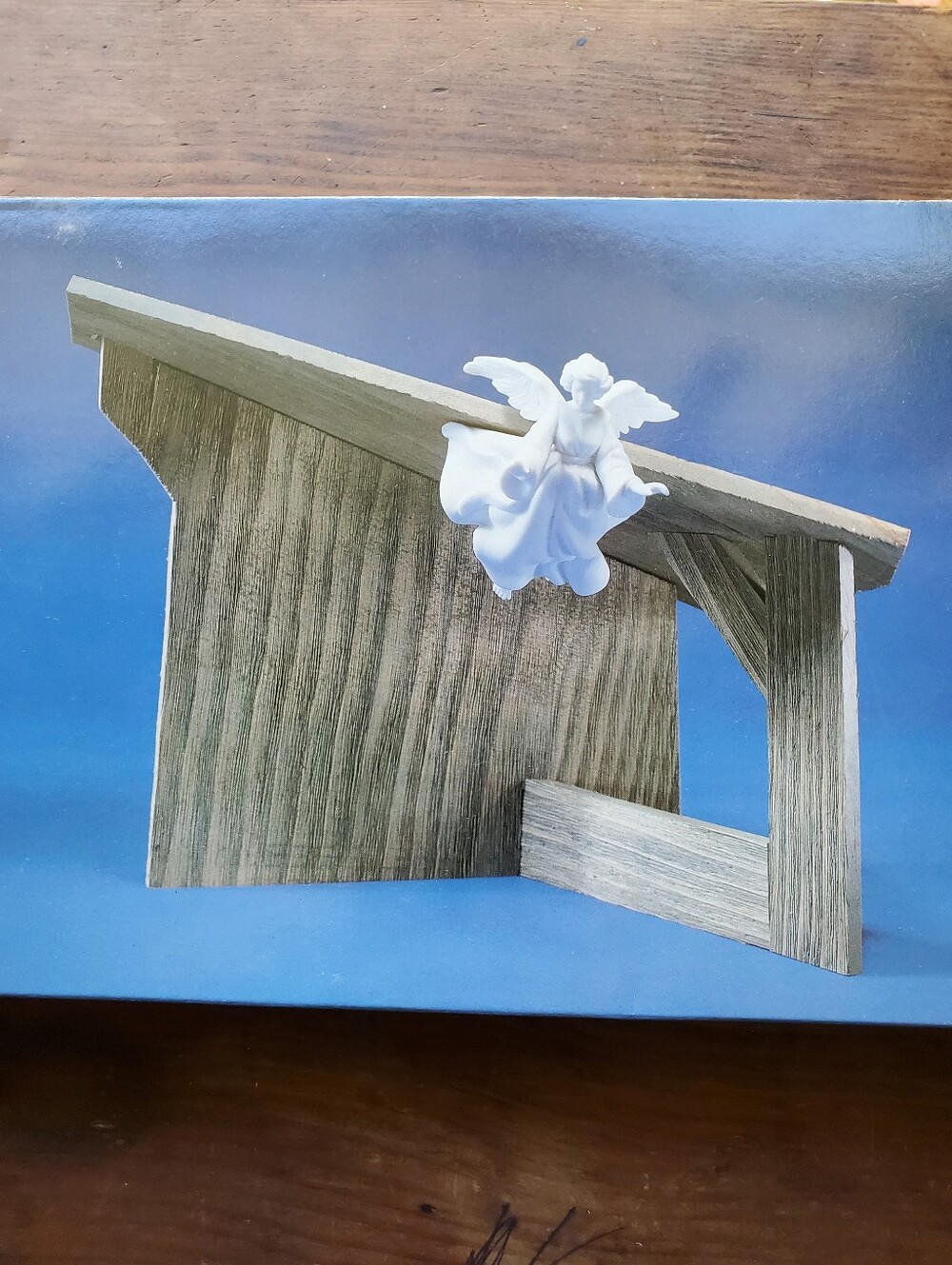 Vintage 1985 Avon Nativity Collectibles Wooden Stable Manger Creche with Box
